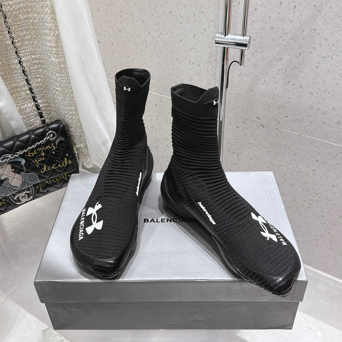 UNDER ARMOUR HYPER SNEAKER IN BLACK MIX WHITE KNITTED FABRIC
