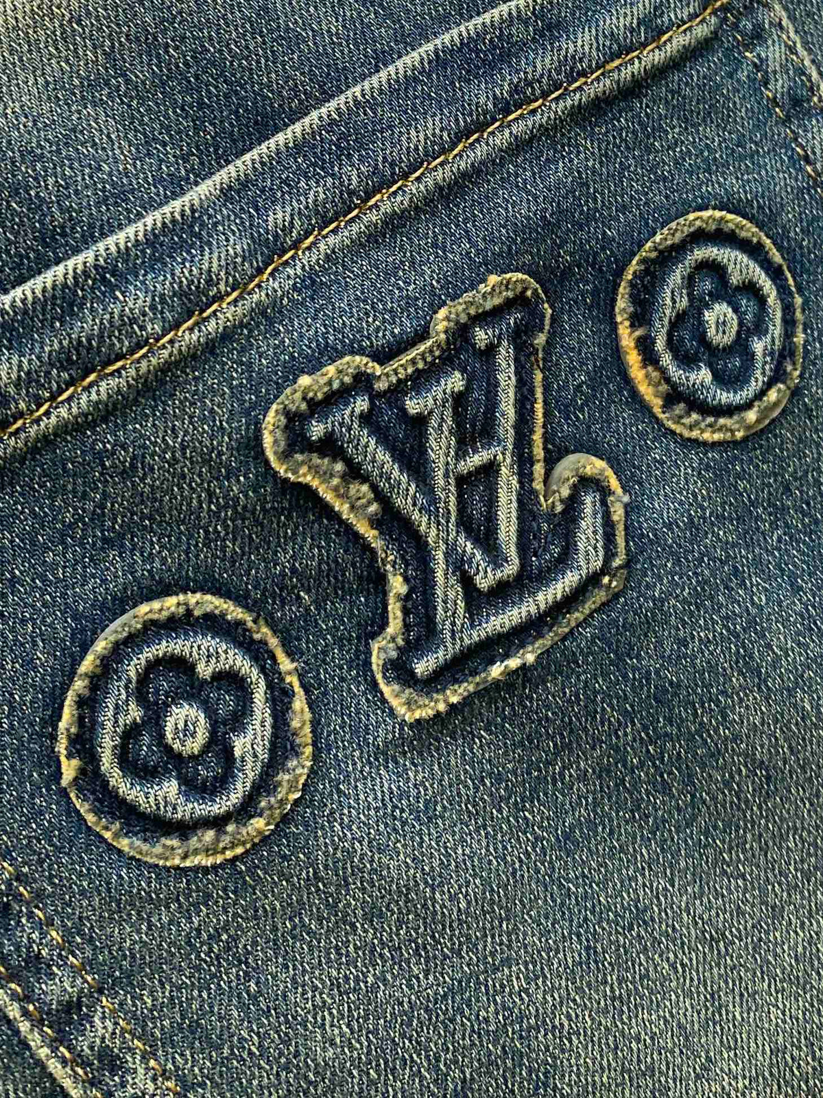 LV STRAIGHT LEG JEANS 239598