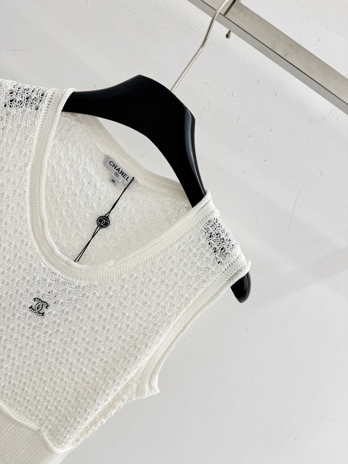 Chanel 2026 Knit Sleeveless Top White Mesh Acrylic 294460