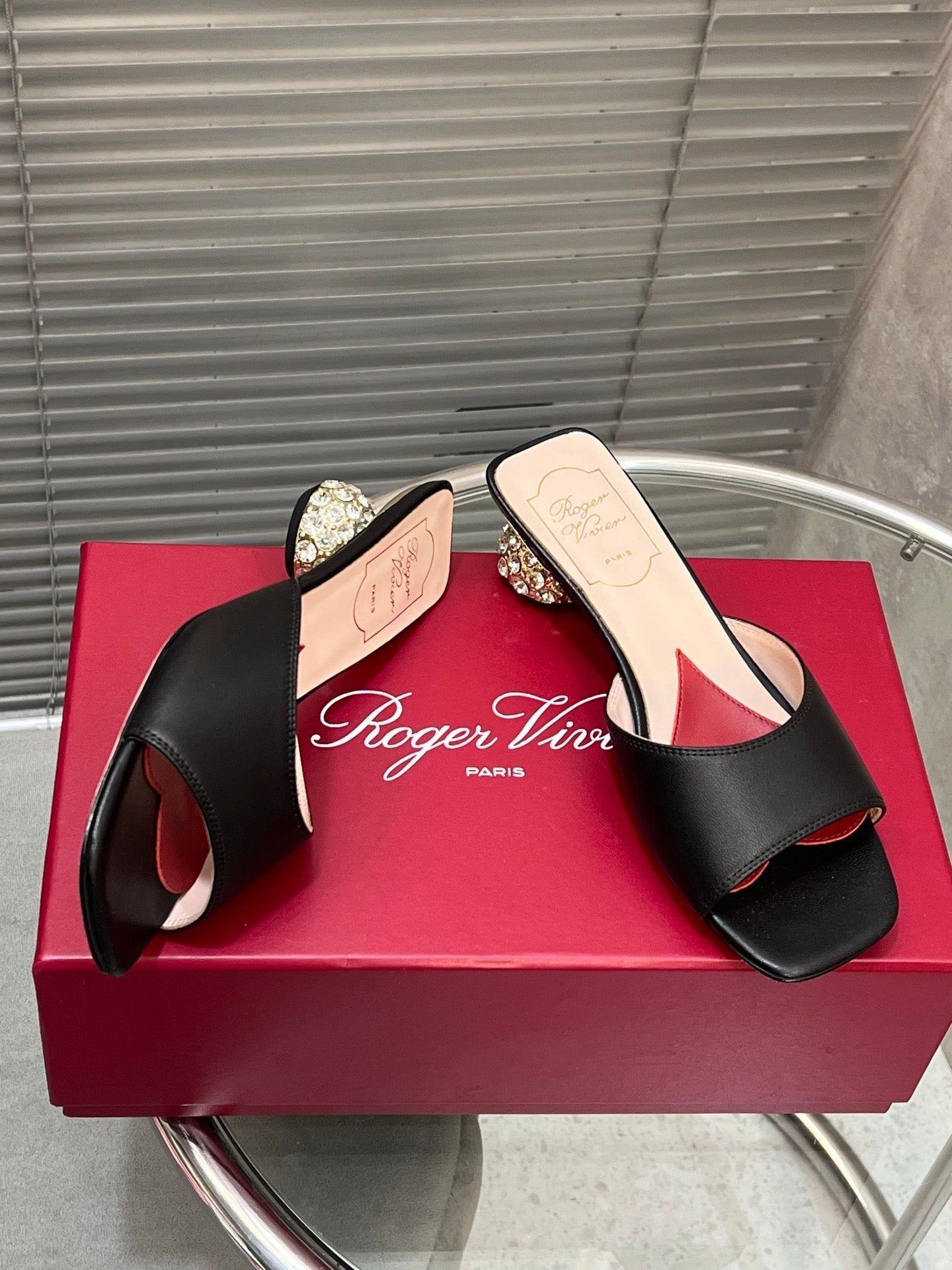 Viv Diamond Sole Mules Black Cowhide 267689