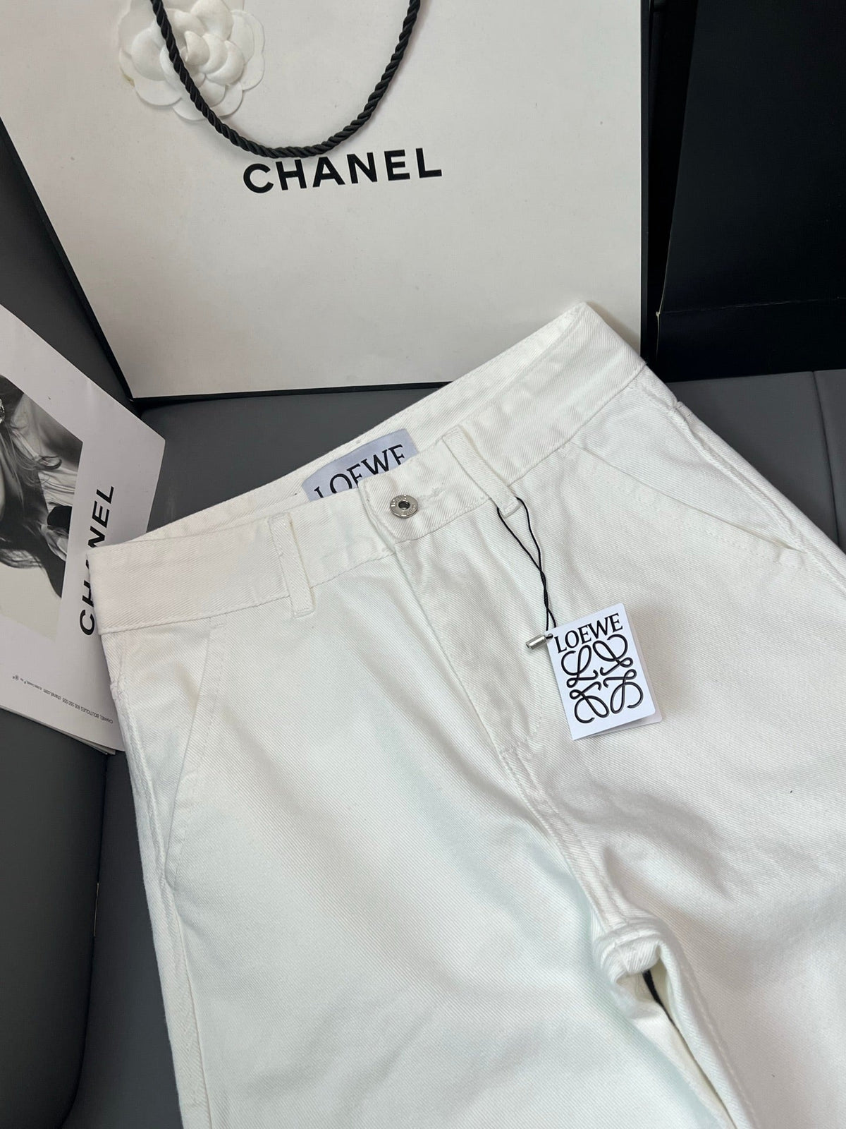 Loew White Anagram White Jean