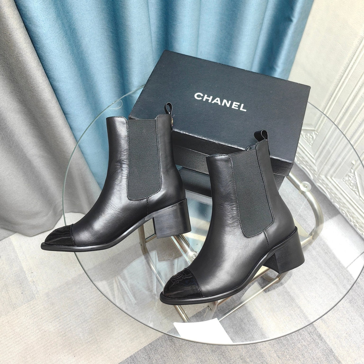 CC Chelsea Ankle Boots Black Calfskin
