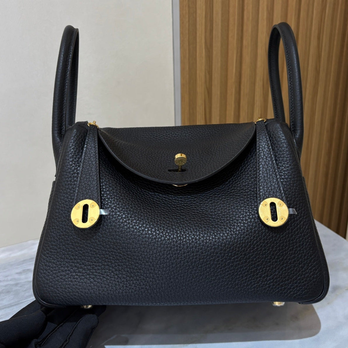 High-end Hermes 2026 Lindy 26cm Taurillon Clemence Leather