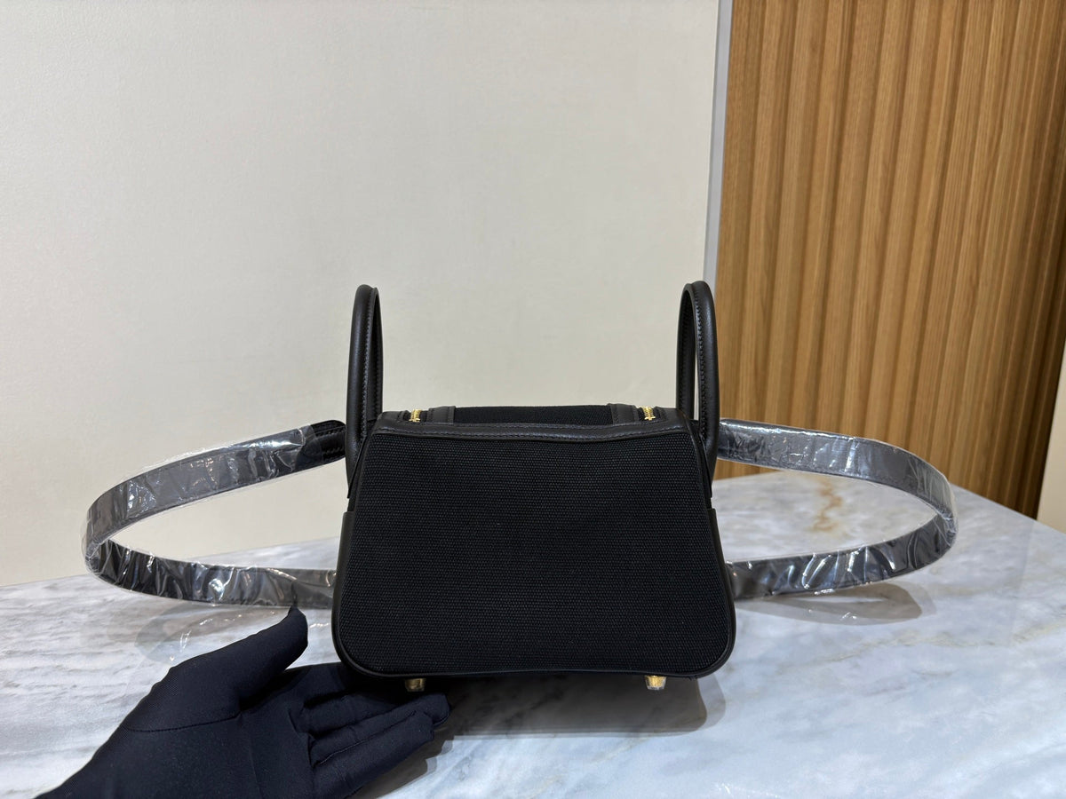 High-end Hermes 2026 Lindy Bag 19cm Black Swift Leather/Canvas