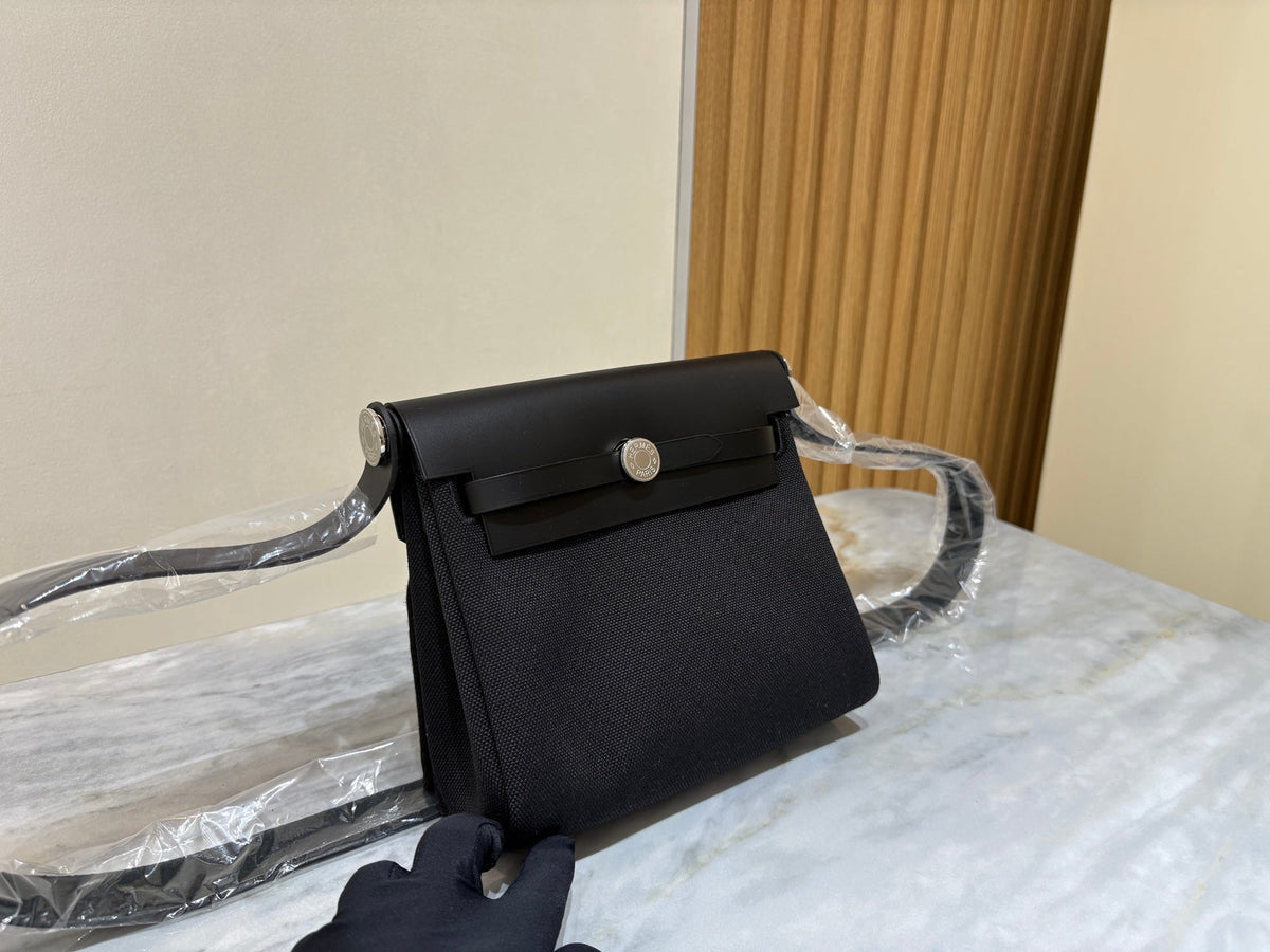 High-end Hermes 2026 Herbag Zip 21.5cm Black Saddle Leather And Canvas