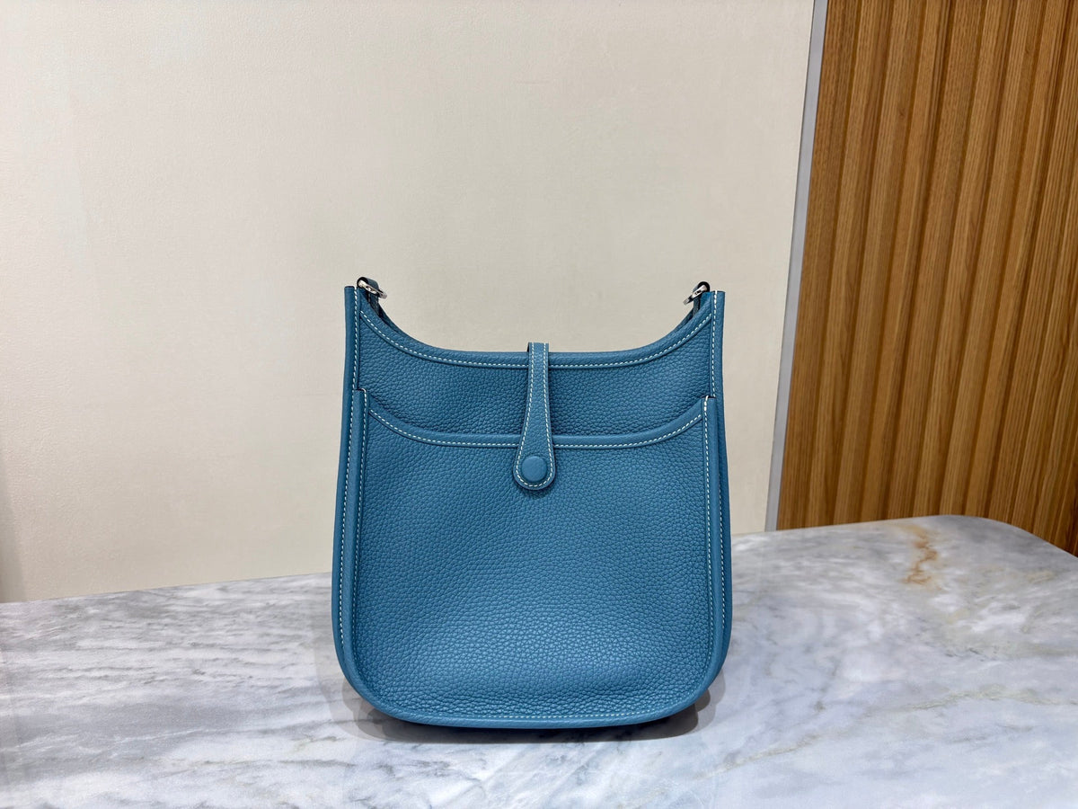 High-end Hermes 2026 Evelyne Bag 23cm Taurillon Clemence Leather