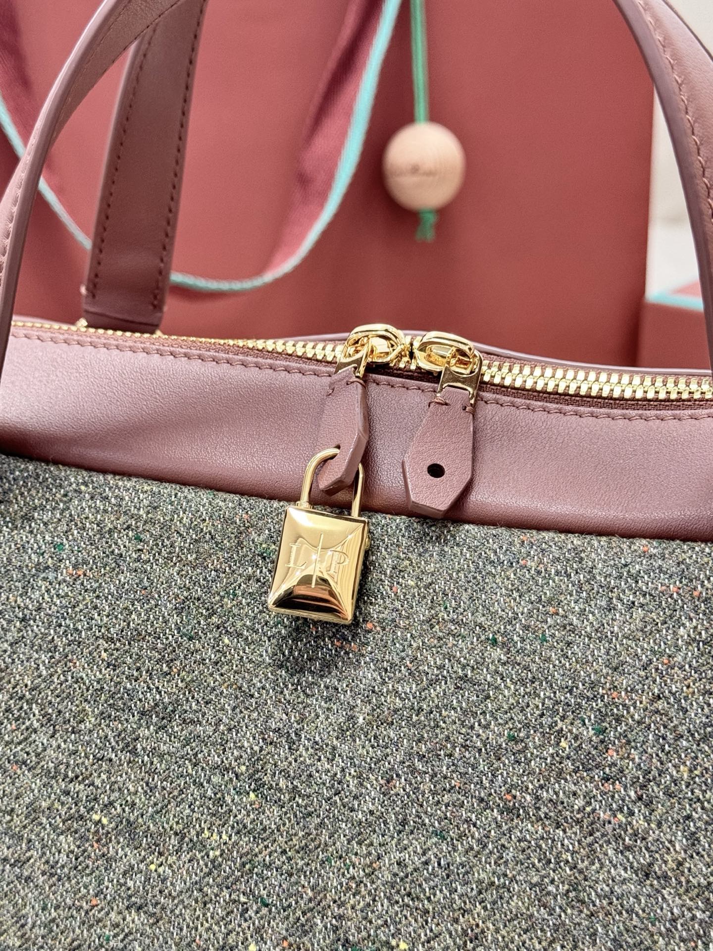 LP 2026 Needle Bag Countryside Sage mix Burnt Tan Cashmere Leather
