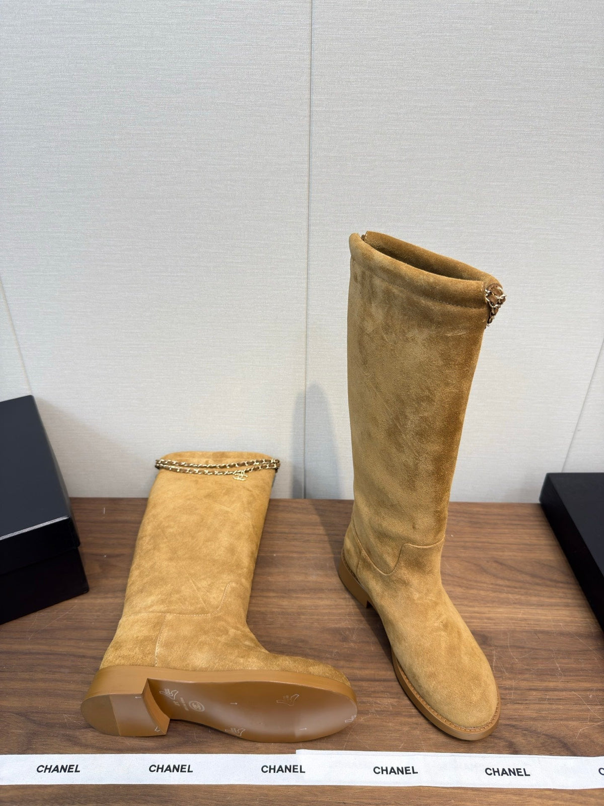 Chanel 25 Long Boot camel Suede 465616