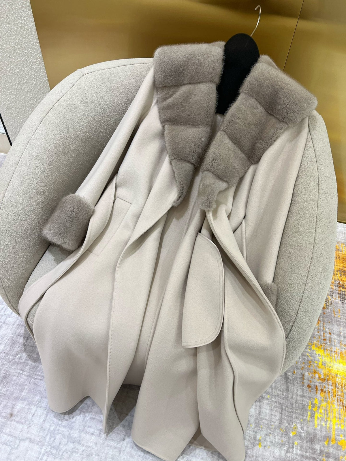 LP 25 Deep V-neck Long Coat Beige Cashmere Fur 303962