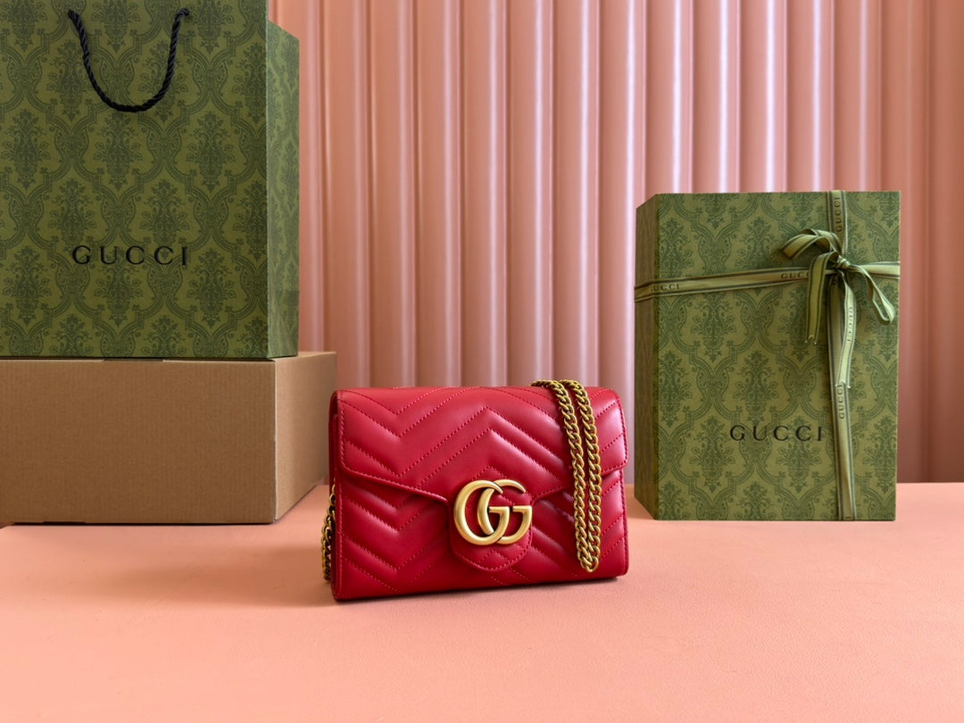 MARMONT SMALL SHOULDER BAG 20 IN RED LAMBSKIN GOLD HARDWARE