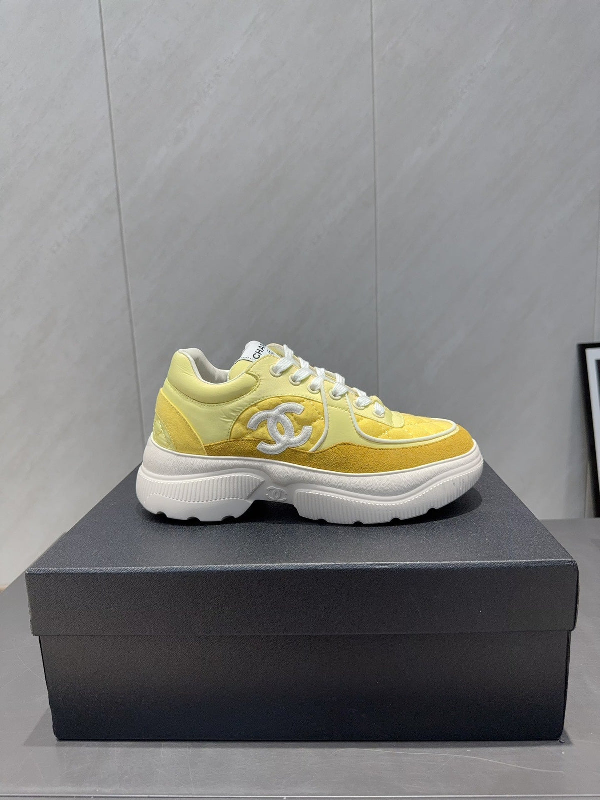 Chanel 25 Sneaker Yellow White Suede Cowhide 540336