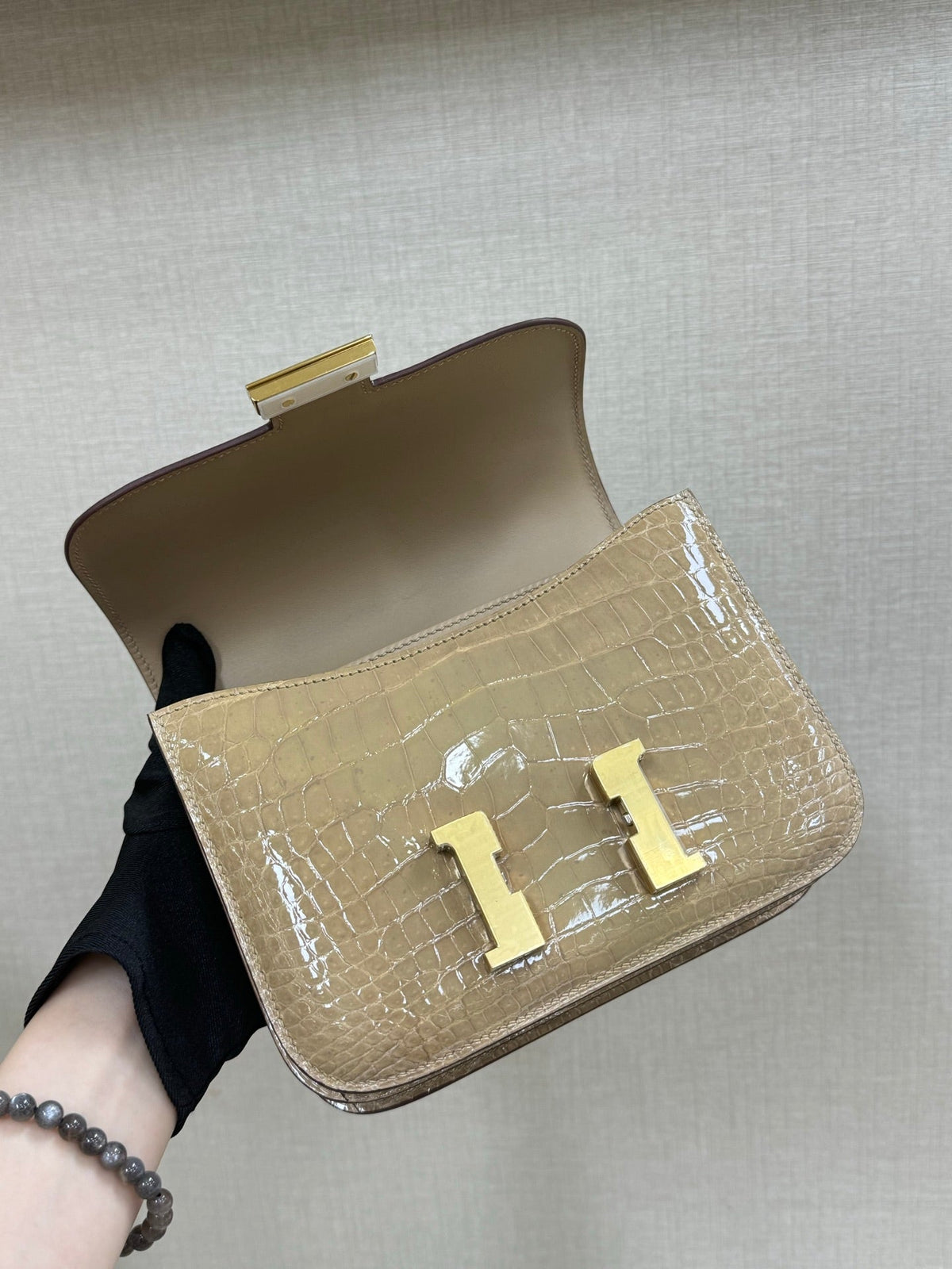 High-end Hermes 2026 Constance Bag 19cm Glossy Crocodile Leather