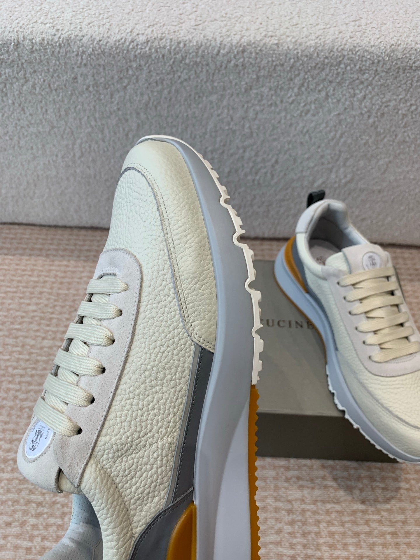 CL 25C Brunello Cucinelli White Sneaker Suede 298886