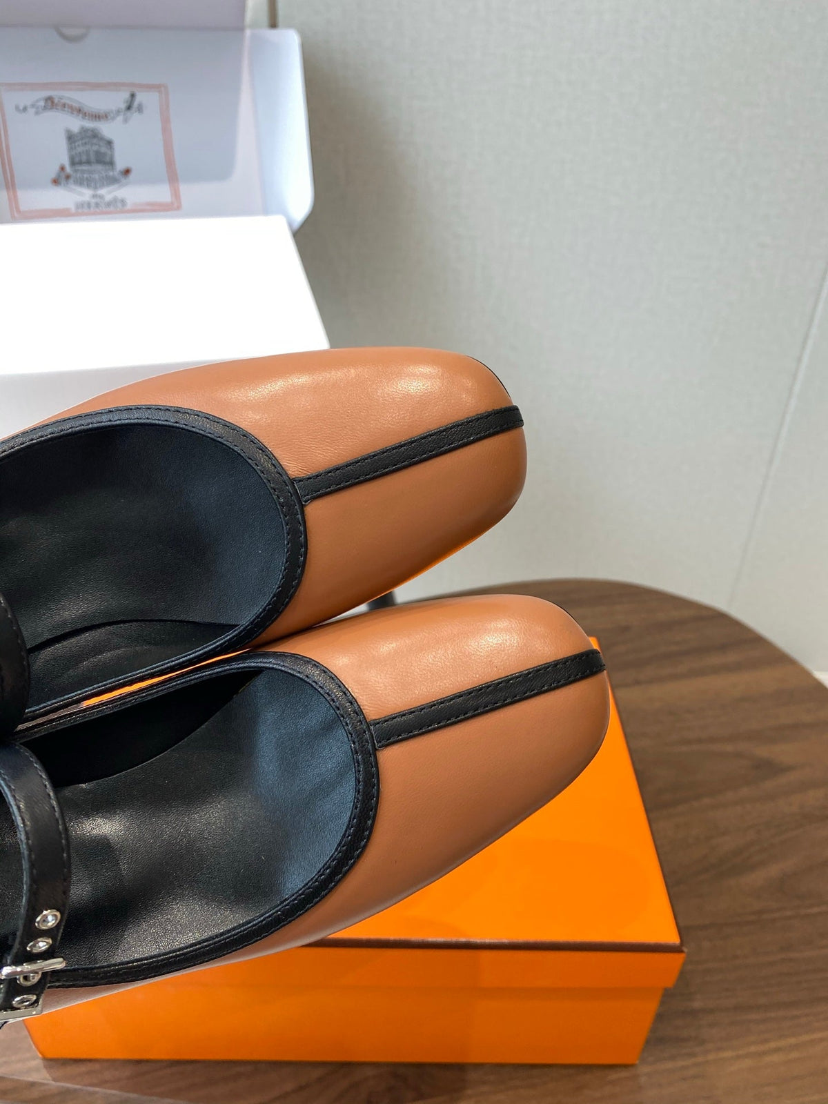HM  25s Mary Jane 40mm Camel Black  Calfskin 422569