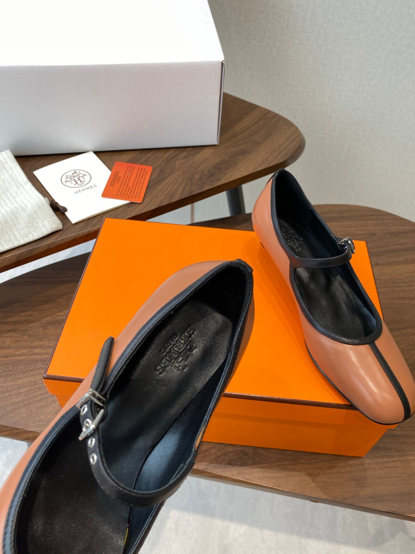 HM  25s Mary Jane 40mm Camel Black  Calfskin 422569