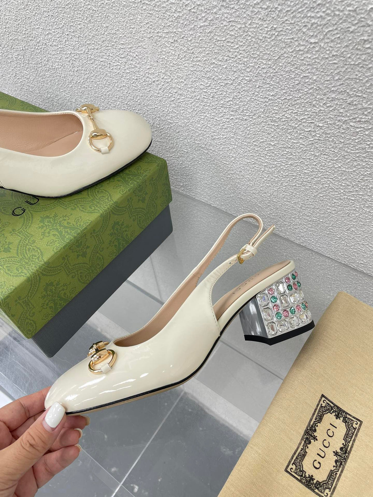 GG WOMEN'S HORSEBIT SLINGBACK IN WHITE CALFSKIN WITH RHINSTONES