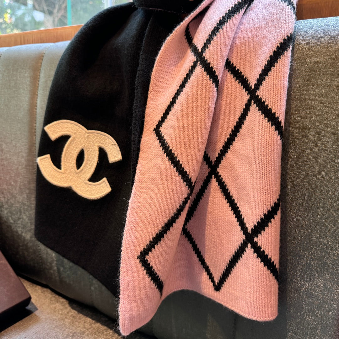 CC Scarf 180 CM In Black Mix Pink Wool 421510
