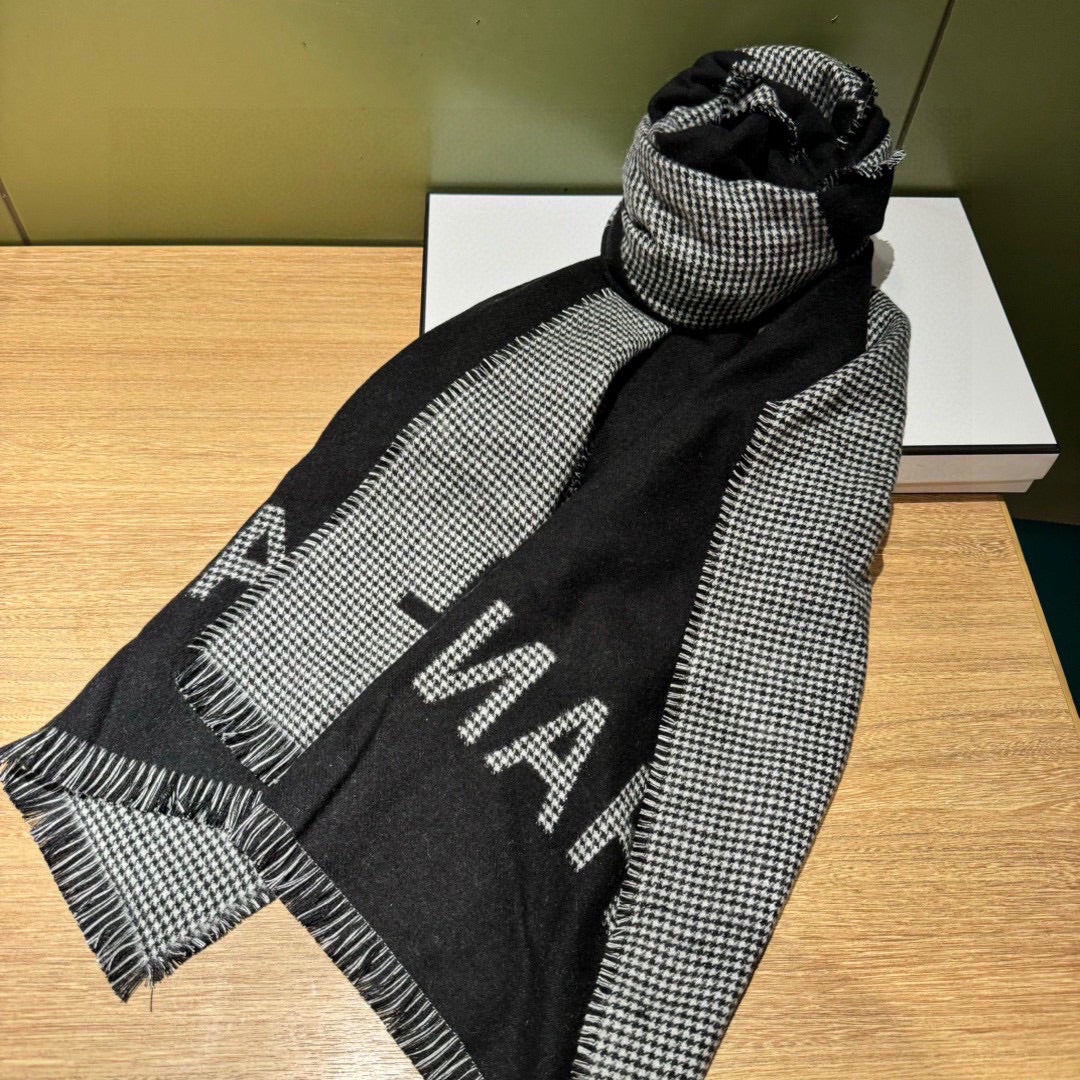 CC Scarf 185 CM In Black Mix Grey Serrated Shape Cashmere 422861