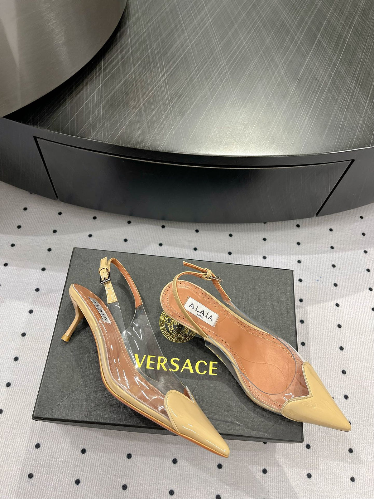 Alaila Le CÅ“ur Slingbacks 60mm In Beige Glossy Lambskin 954829