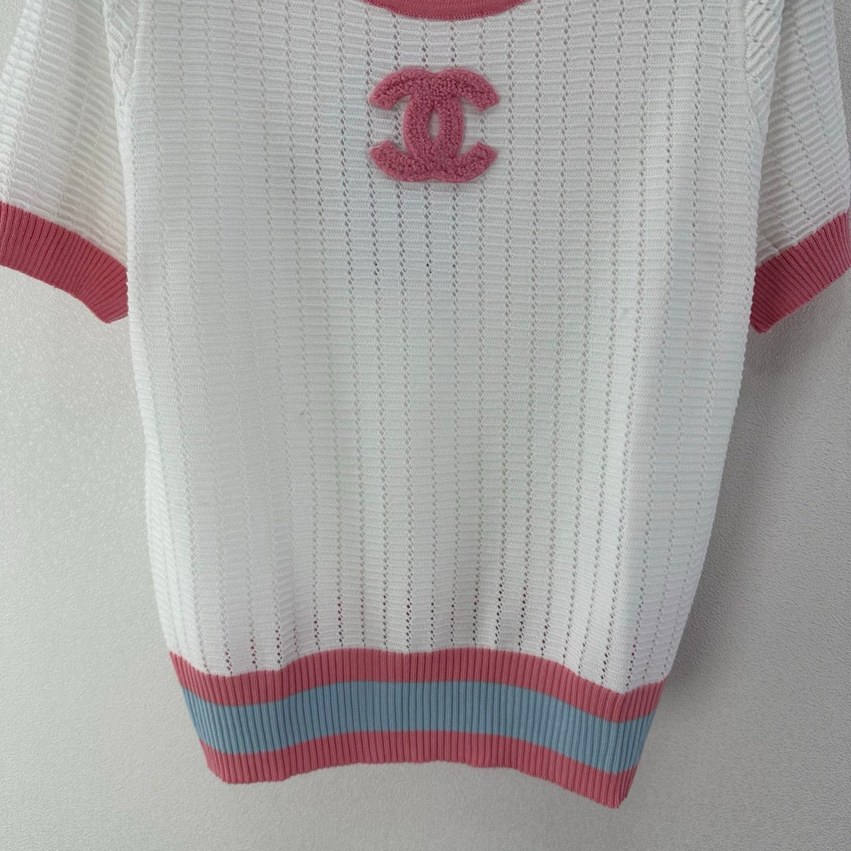 Chanel 2026 Color-blocked Knit Short-sleeved Shirt White Pink Wool 395614