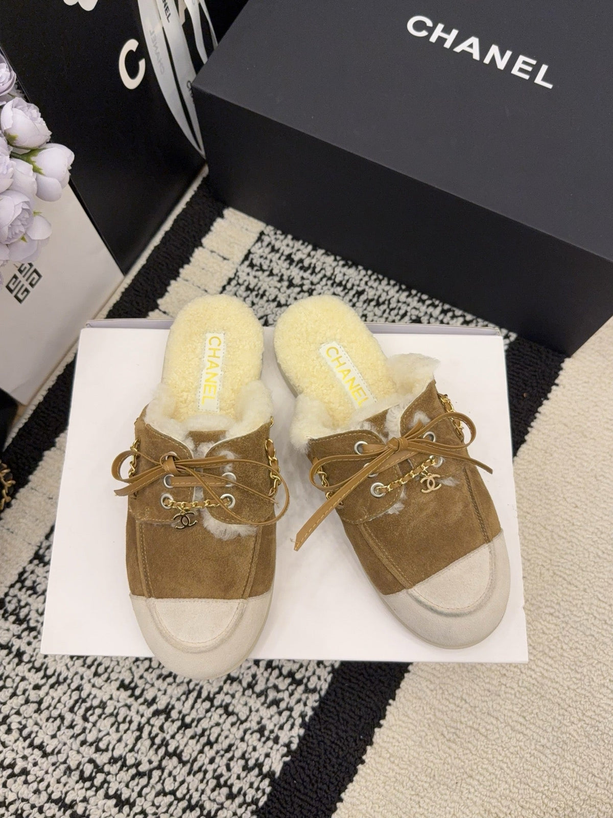 CC 26 Shearling Slip-on Loafer Tan White Suede Wool 588717