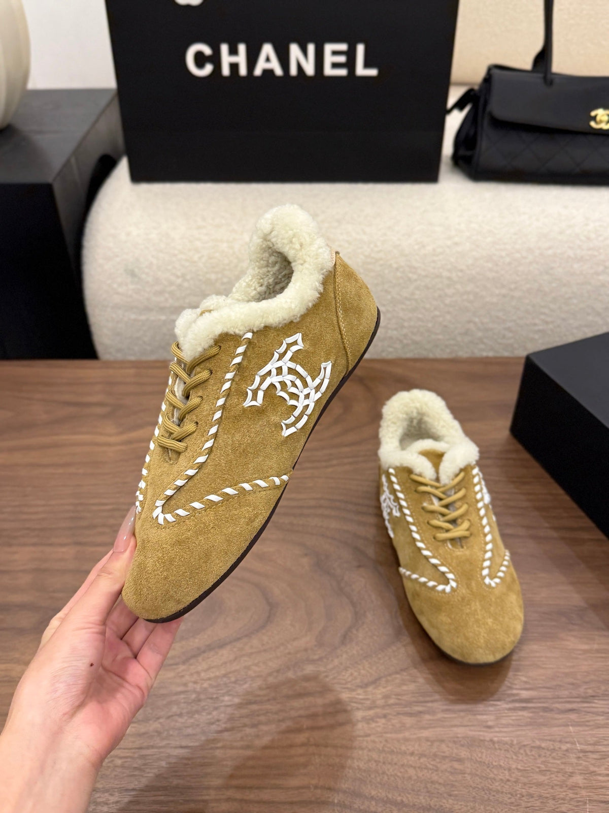 Chanel 2026 Sneaker Dark Beige Suede Wool 173401