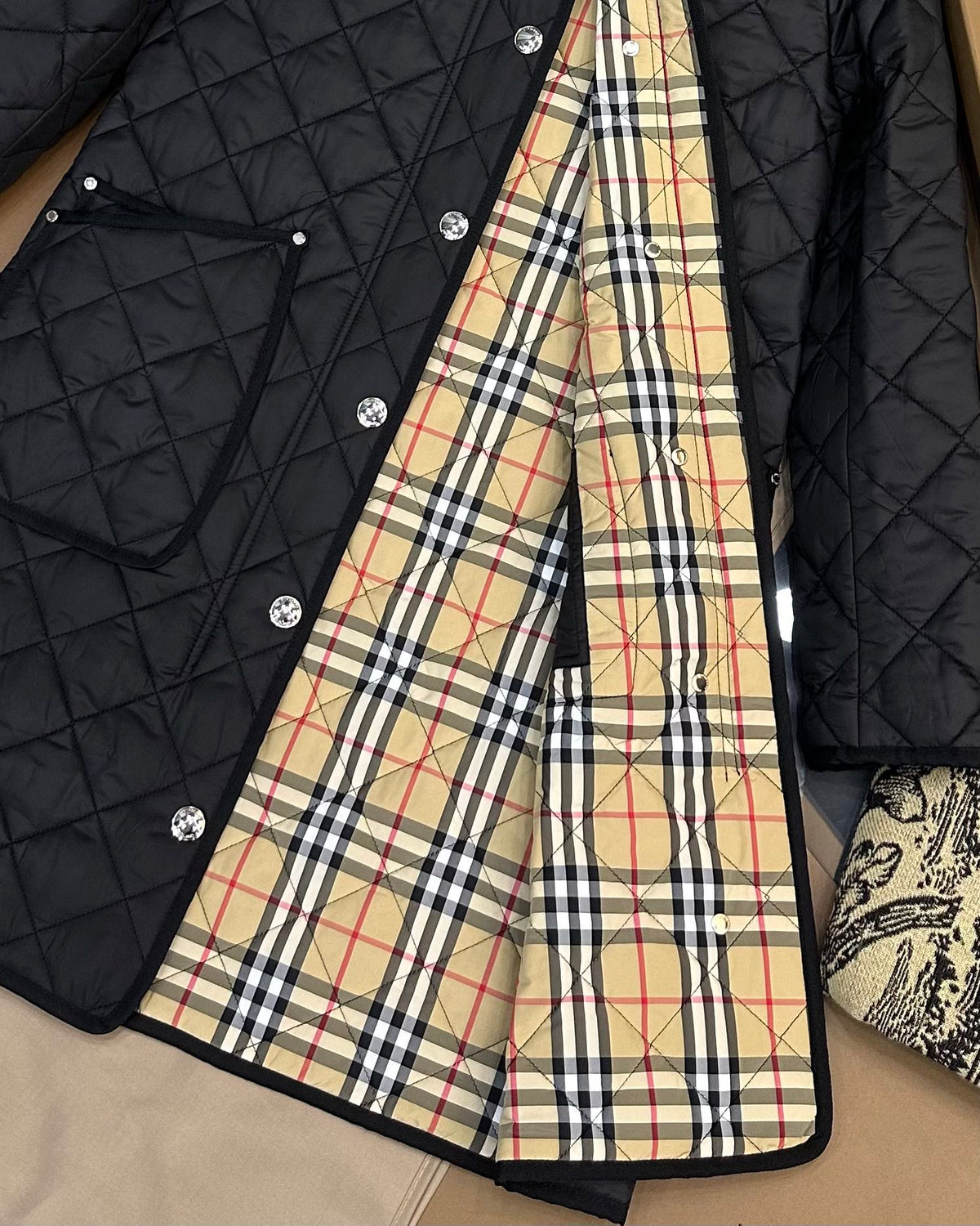 Burberry 25 Quilted  Hooded Long Coat Black Polyester Cotton