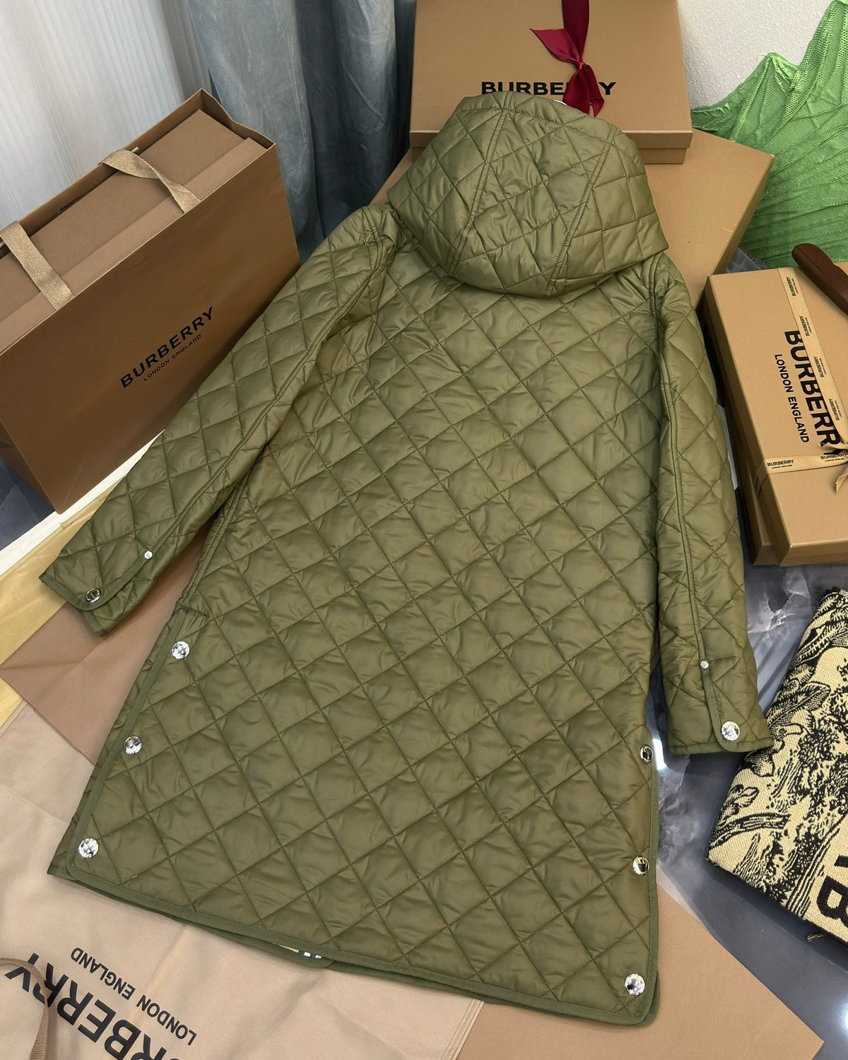 Burberry 25 Quilted  Hooded Long Coat Green Polyester Cotton