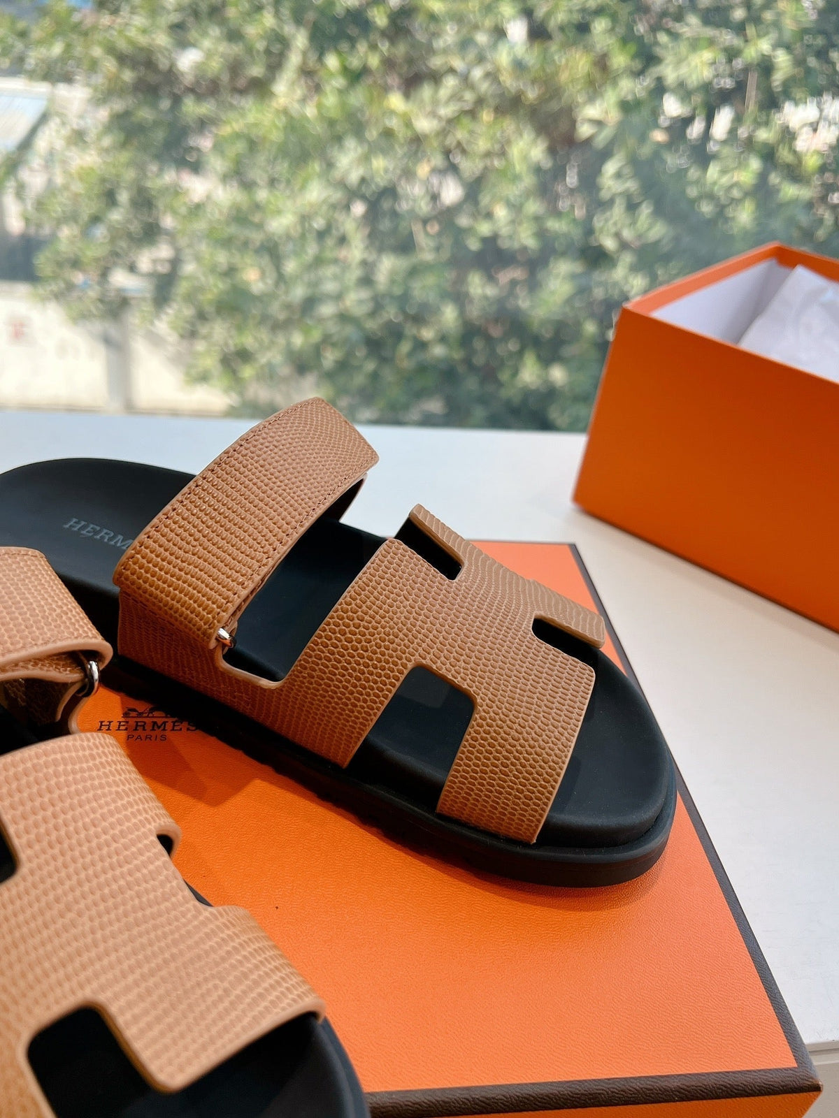 HM Chypre Sandal  Brownie Brown Grained Calfskin 202799