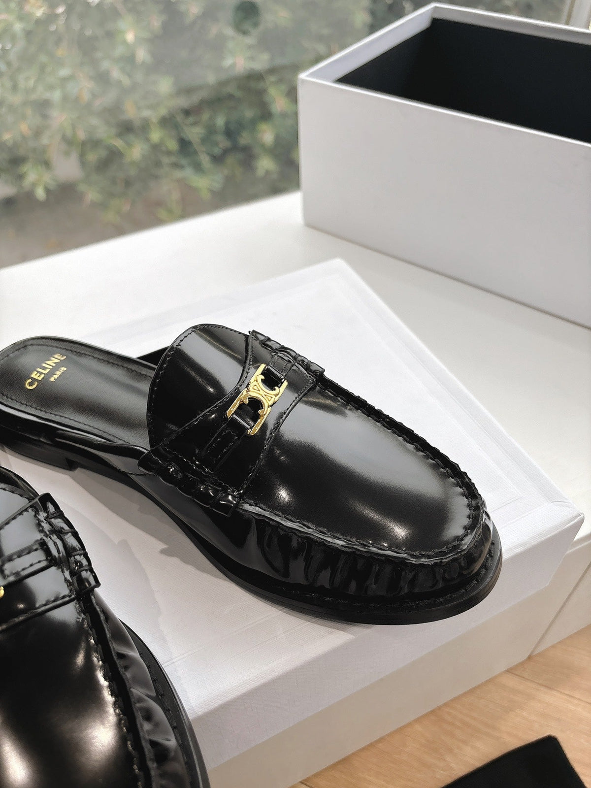 CELINE  Slippers Brown Leather 285953
