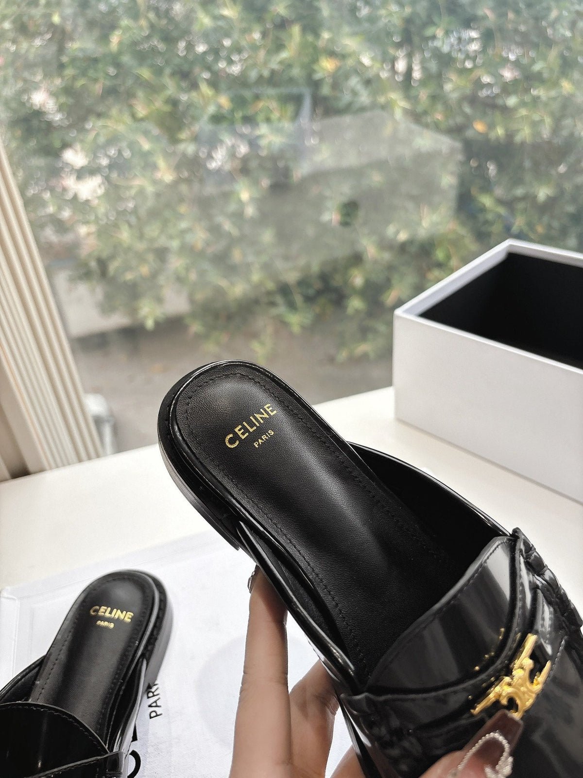CELINE  Slippers Brown Leather 285953