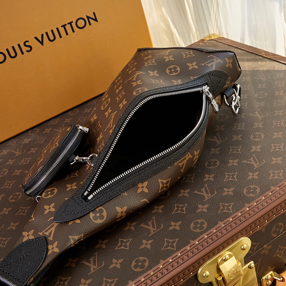 DUO CROSSBAG 42 IN BROWN MONOGRAM CANVAS