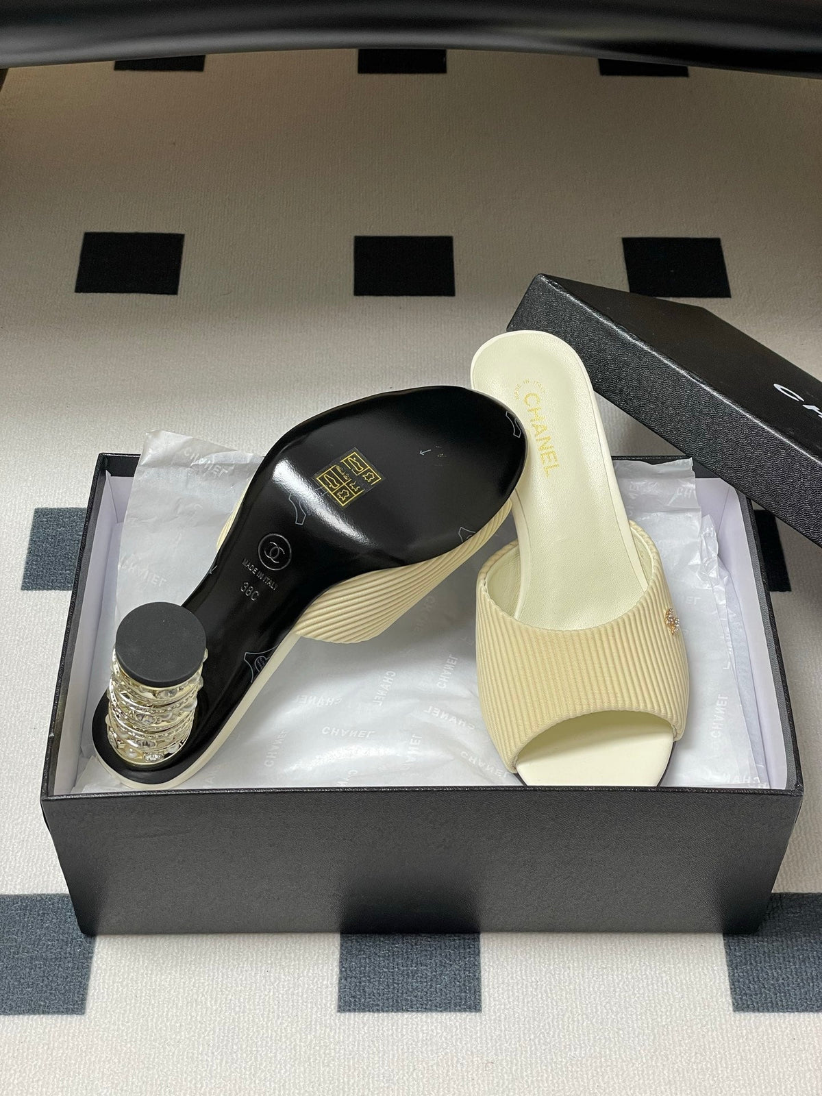 CC 25p Sandal Heel 8cm Cream Cloth
