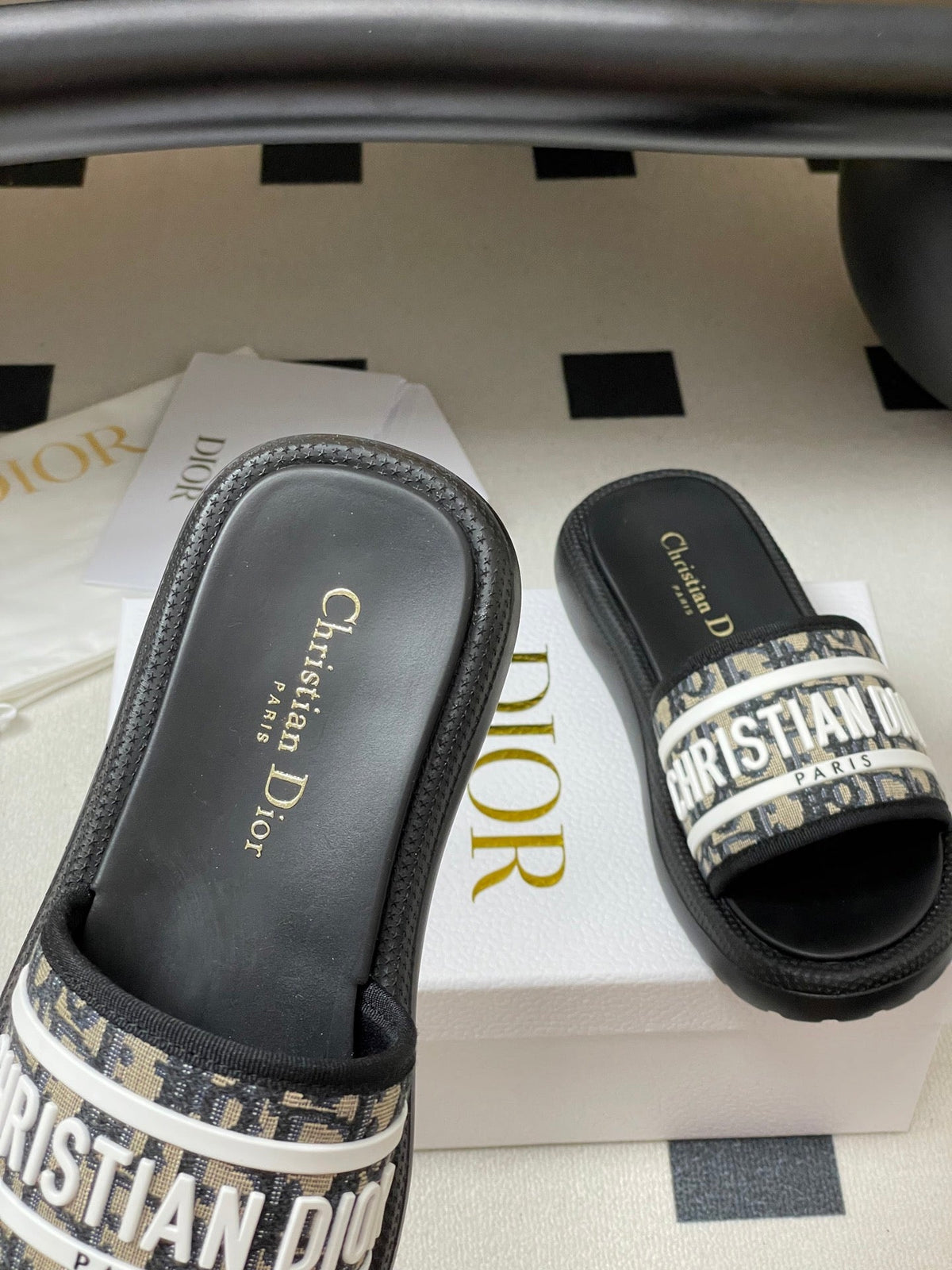 CD 25  Slippers Black White  Fabric 394063
