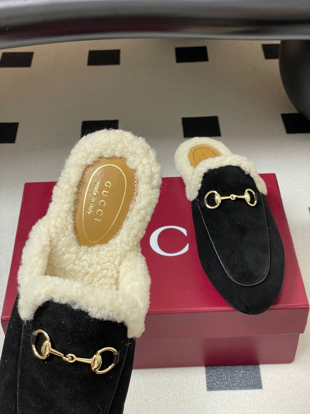 GG horsebit flat mules black suede and wool 534710