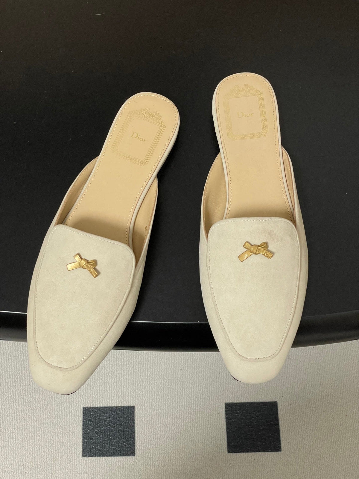 CD 26 Bow Mules Ivory Beige Suede Cowhide 632594