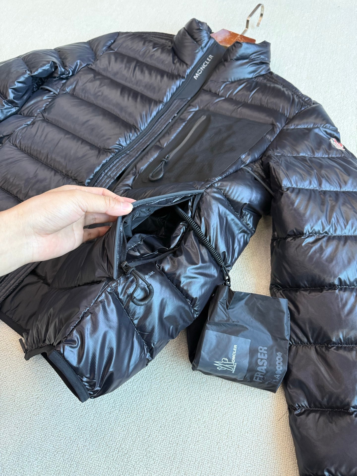 MC 2025 Short Down Jacket Black Gloss Polyester