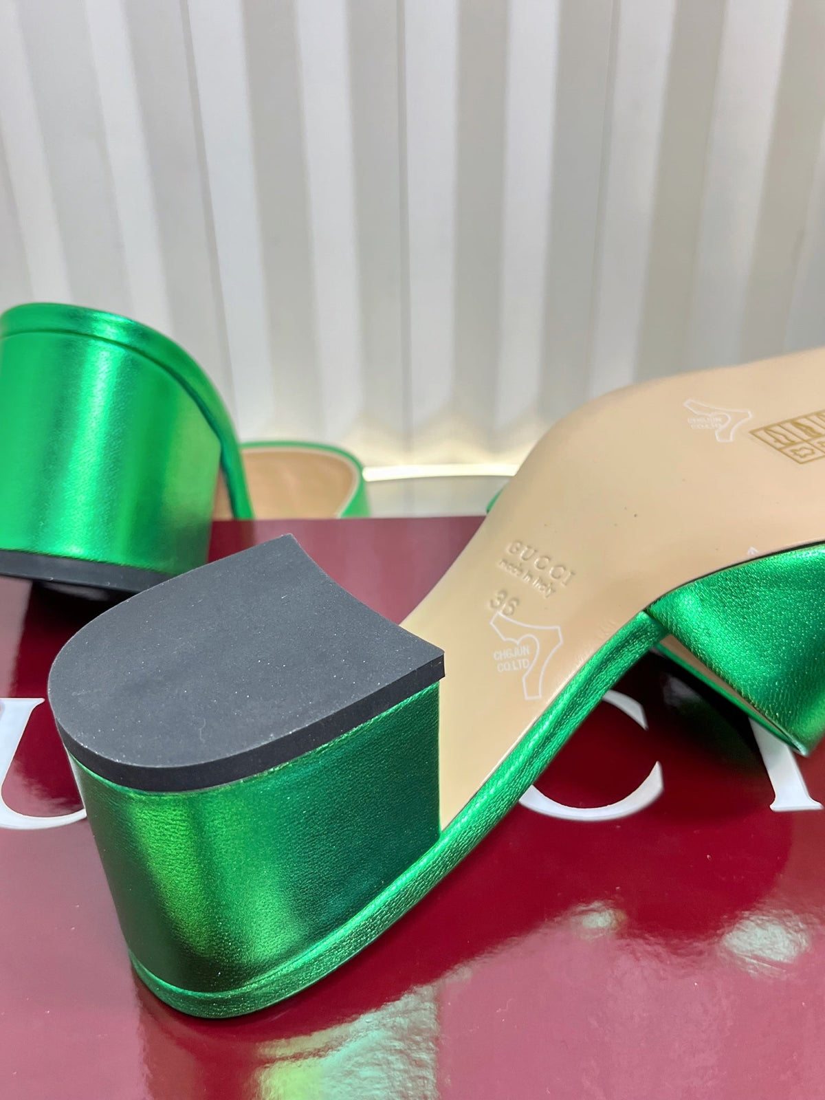 GC 25 Interlocking G Heeled Sandal Green Patent Leather 294637