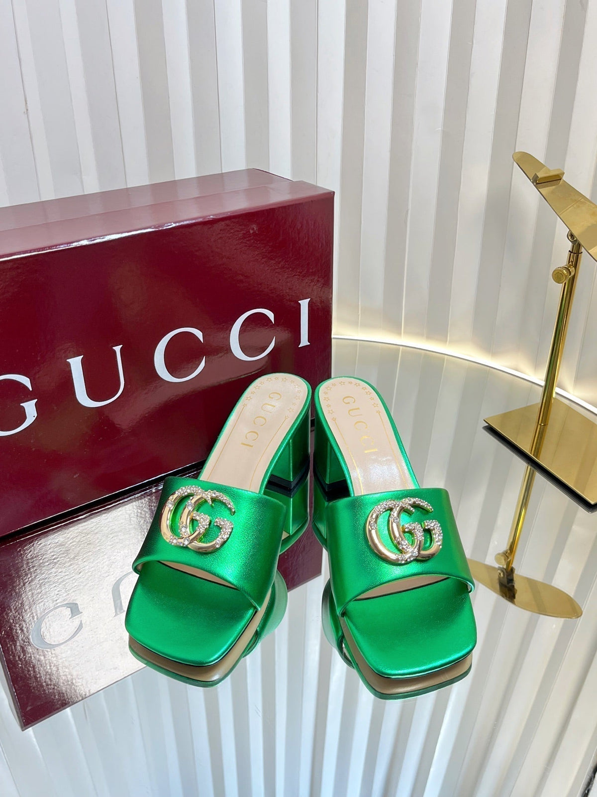GC 25 Interlocking G Heeled Sandal Green Patent Leather 294637