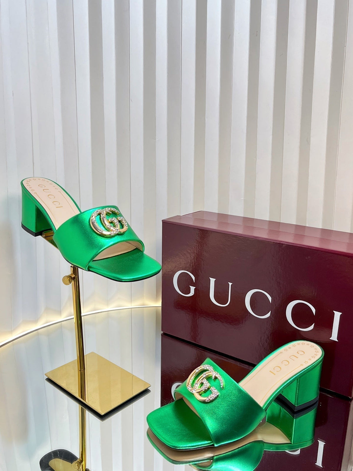 GC 25 Interlocking G Heeled Sandal Green Patent Leather 294637