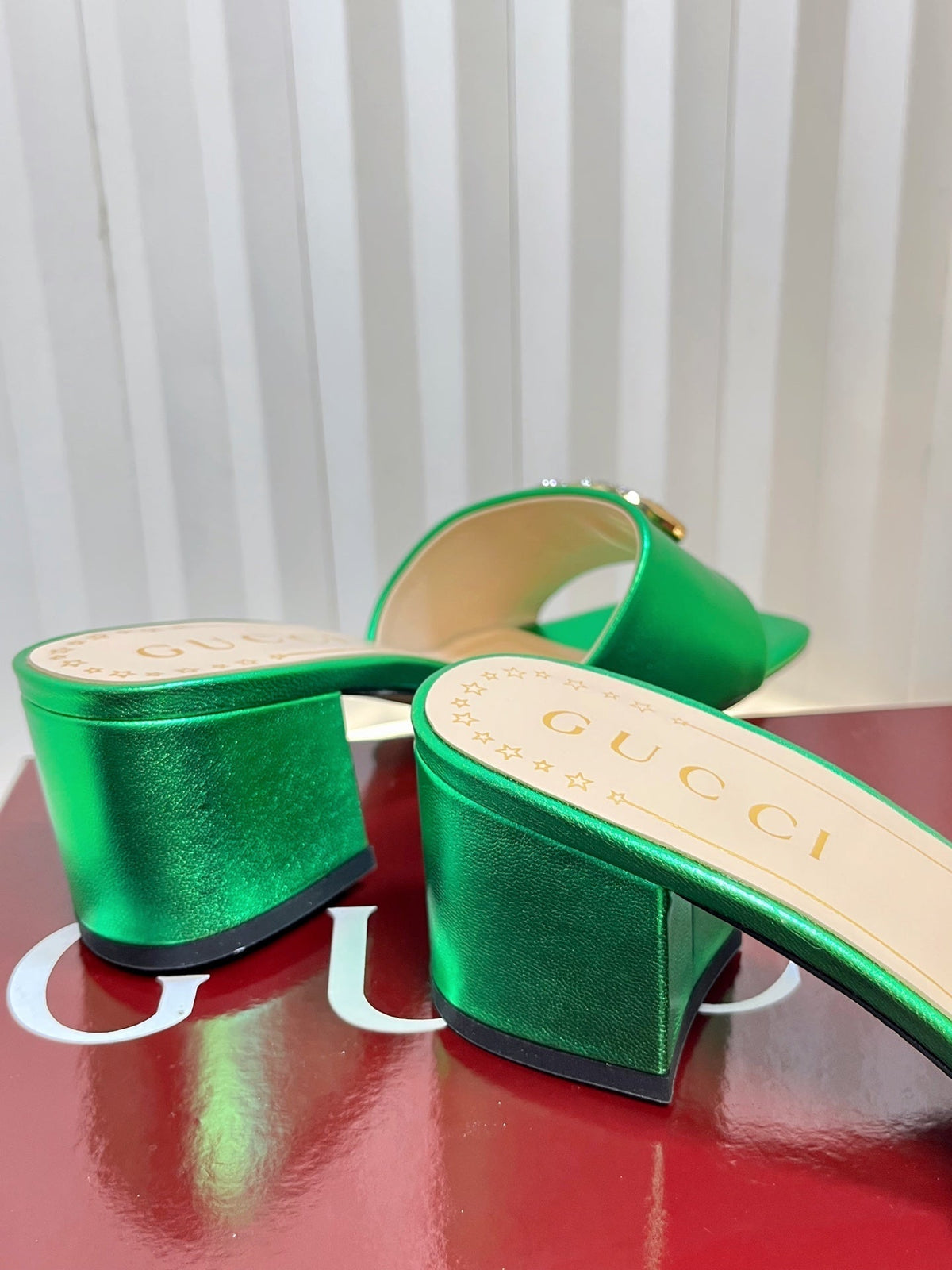 GC 25 Interlocking G Heeled Sandal Green Patent Leather 294637