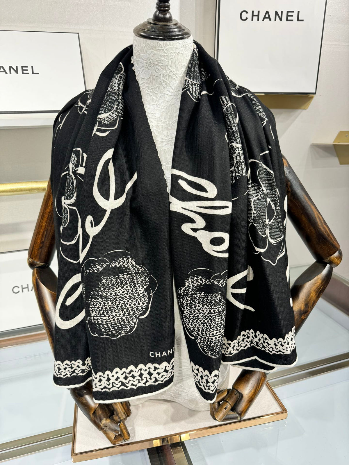 CC Square Scarf 140 CM In Black White Cashmere Silk 408418