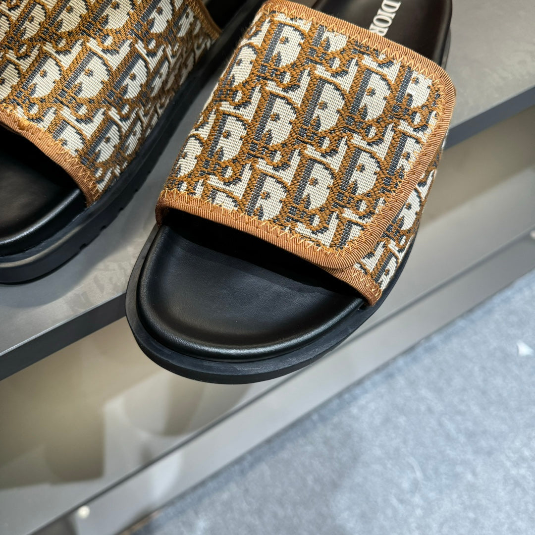 CD VELCRO STRAP SLIPPER AMBER JACQUARD