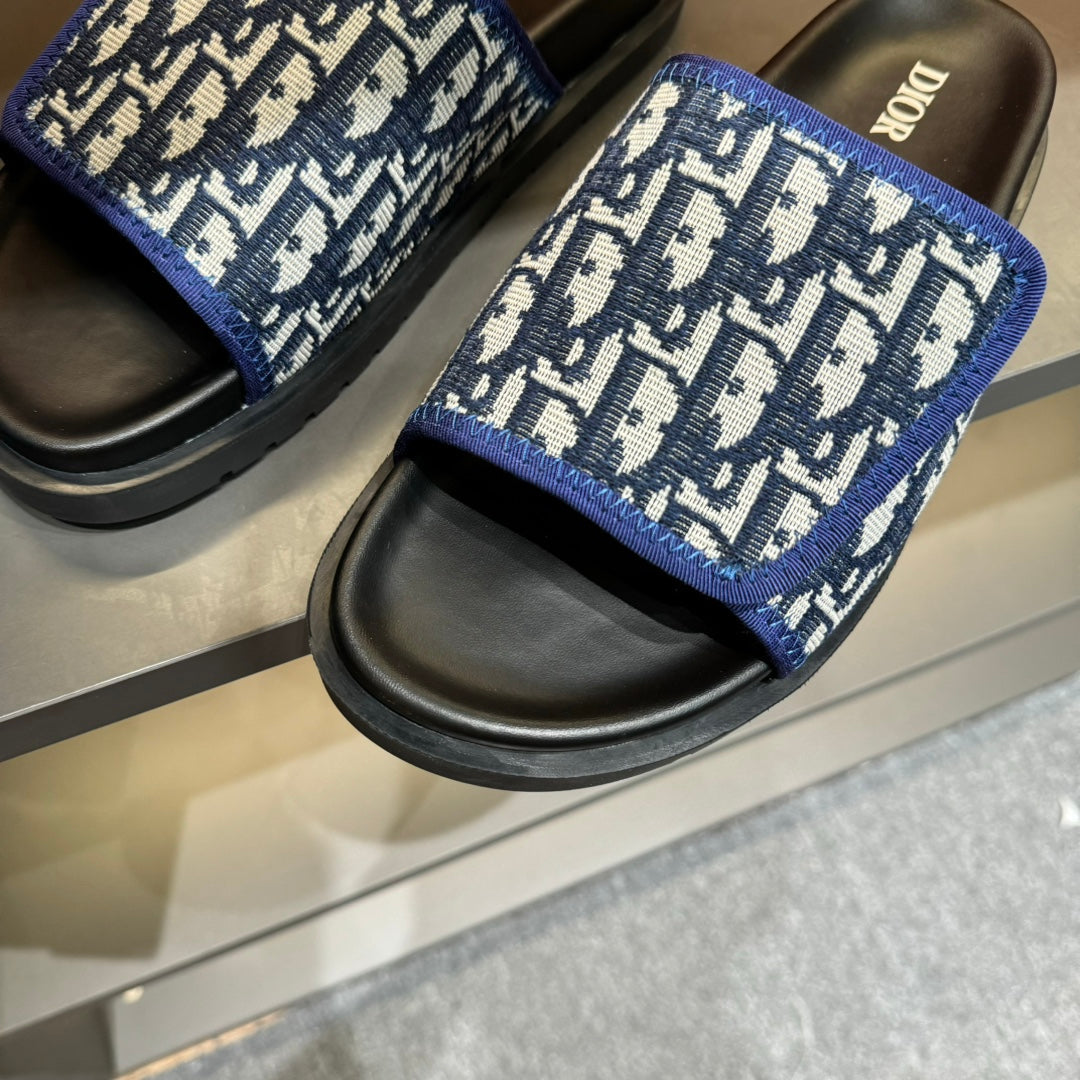 CD VELCRO STRAP SLIPPER AZURE JACQUARD