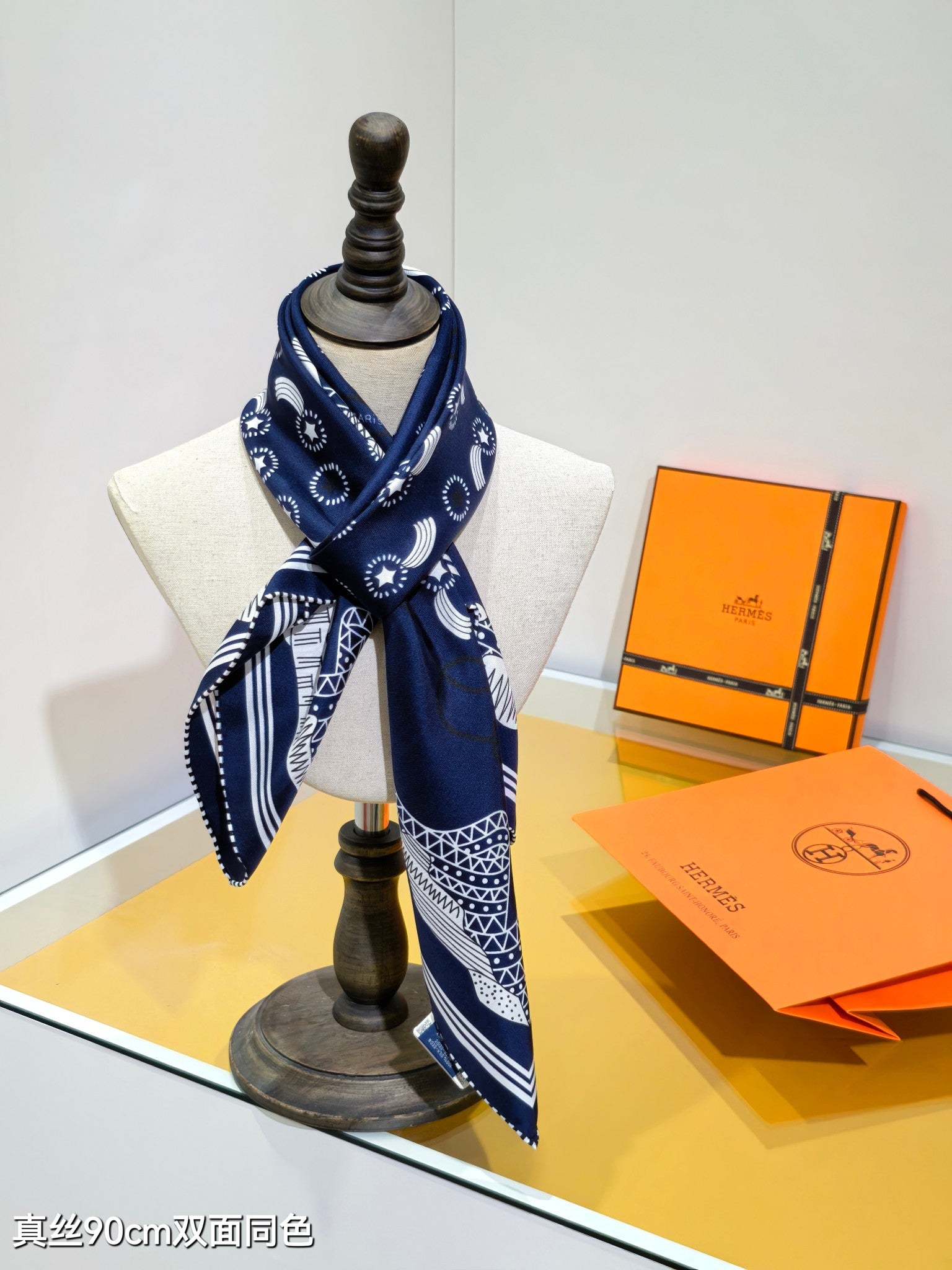 HM 26ss Amazon Scarf 90 Navy Blue Twill Silk 126312