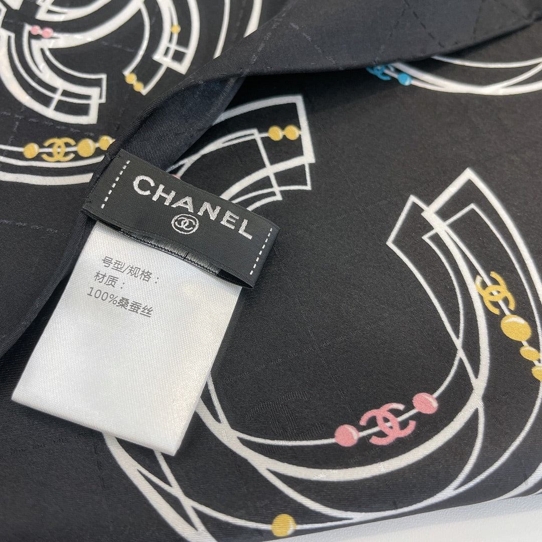 CC Square Scarf 90 CM In Black Mix White Silk 288720