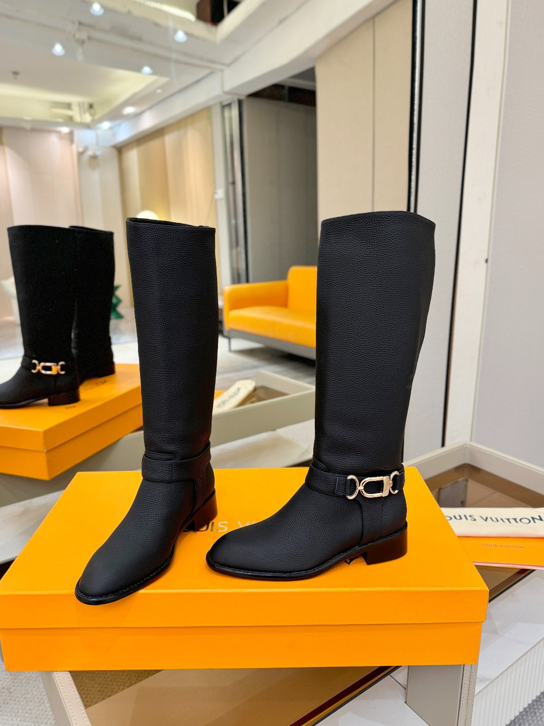 LV 25 Martin Boots 30 Black Calfskin 573885