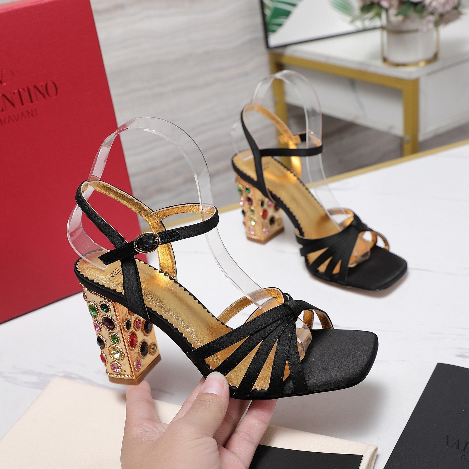 VT 2025 Diamond Heel Sandals Black Cowhide 289513