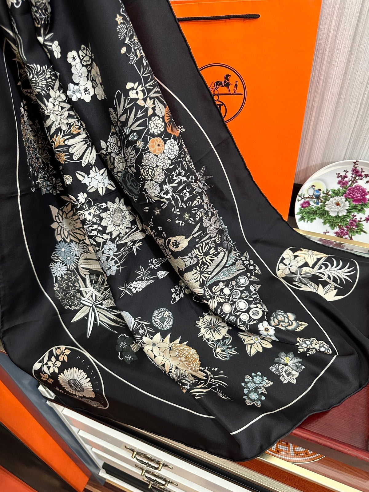 Planifleurs Scarf 90 CM Black Colorful Silk 404029