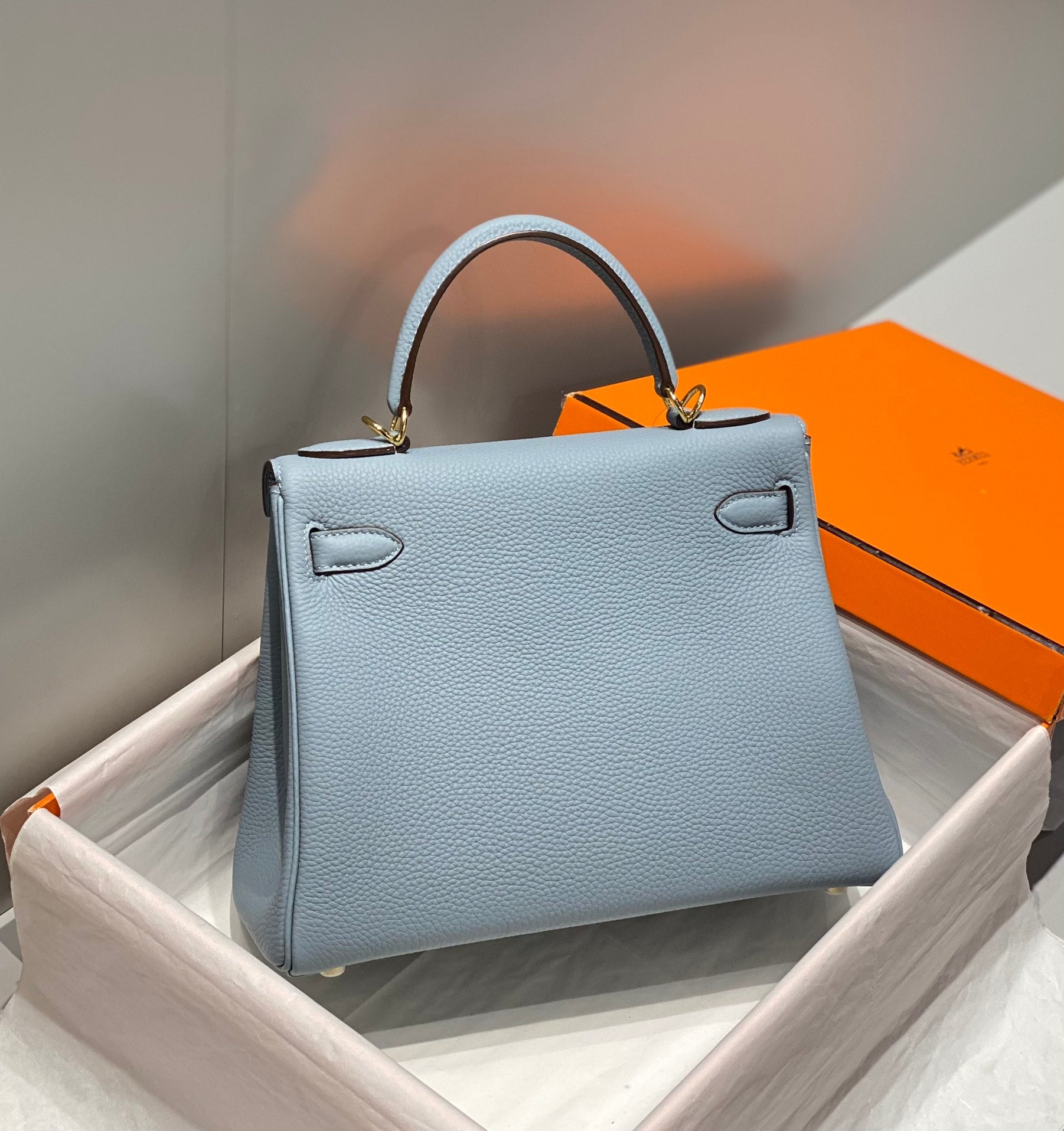HM KELLY 28CM GREY TOGO GOLD HARDWARE
